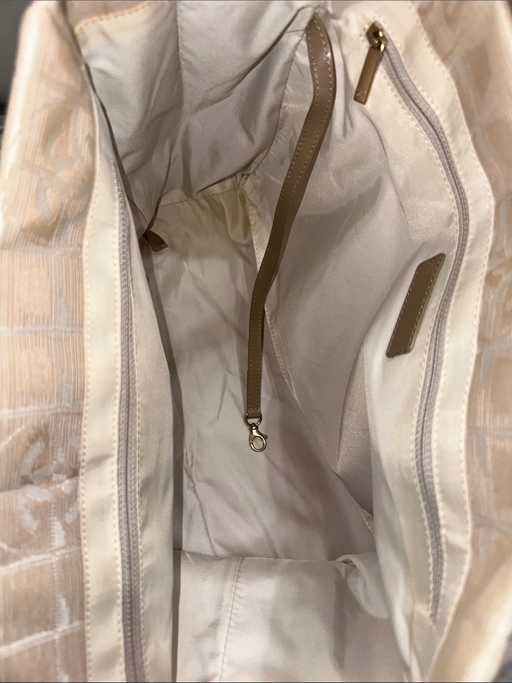 CHANEL Beige Tote Bag with Tan Handles - Picture 12 of 15